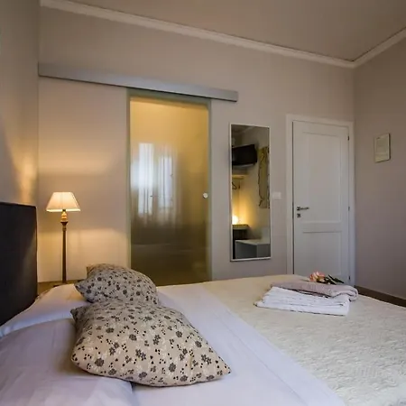 Le Muse ベッド・アンド・ブレックファスト 3*